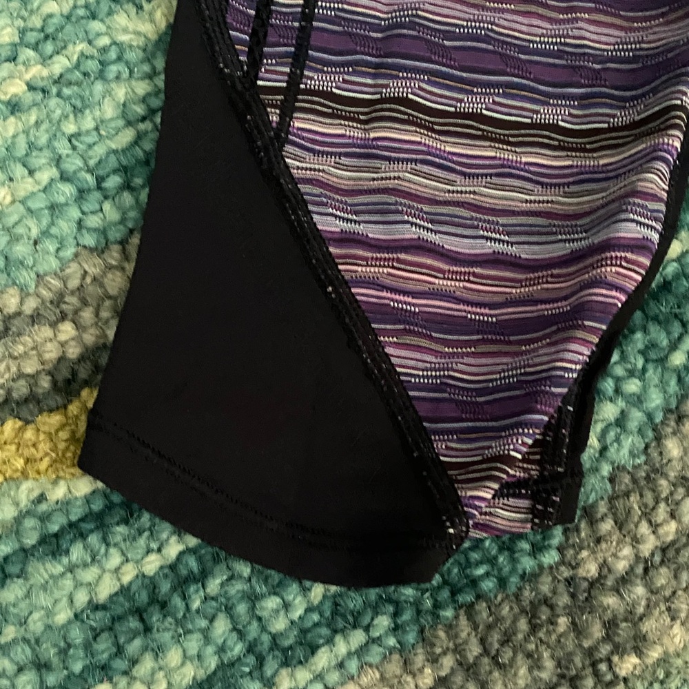 Lululemon Purple Wee Stripe
Purple Speed Crops 4 - Picture 4 of 9